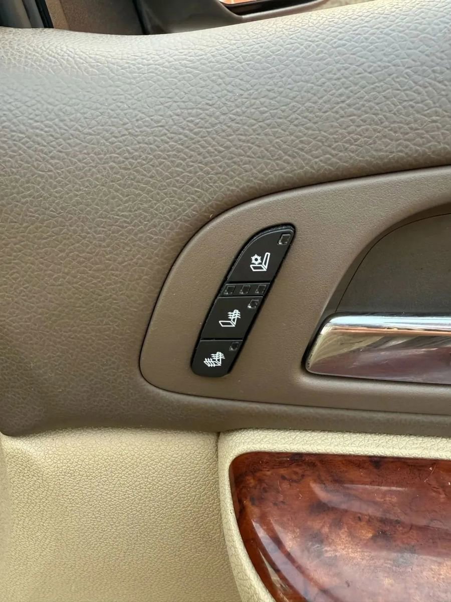 Used 2011 Chevrolet Suburban LTZ image 45