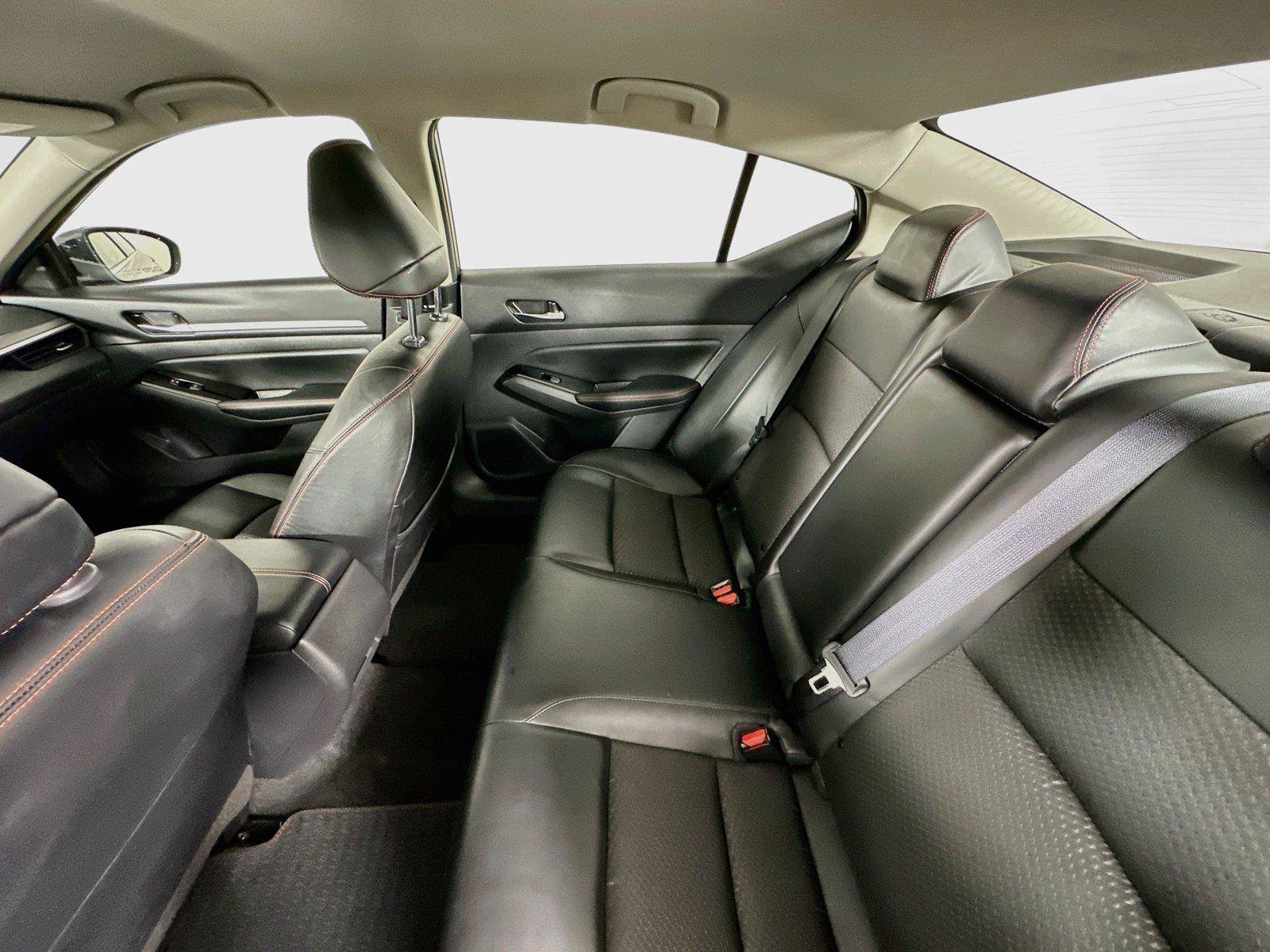 Used 2025 Nissan Altima 2.5 SR FWD image 11