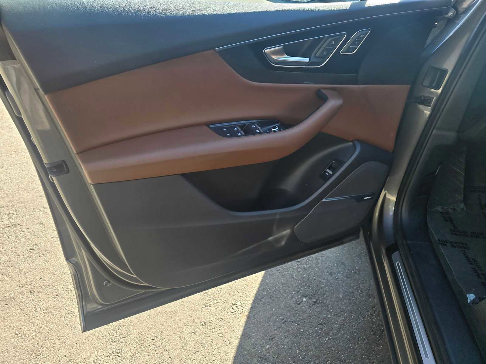 Used 2018 Audi Q7 3.0T Prestige image 24