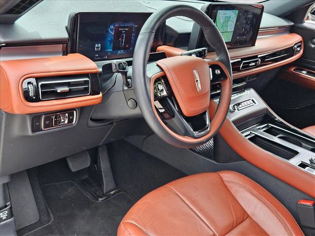 Used 2025 Lincoln Aviator Reserve w/ Illumination Package RWD image 9