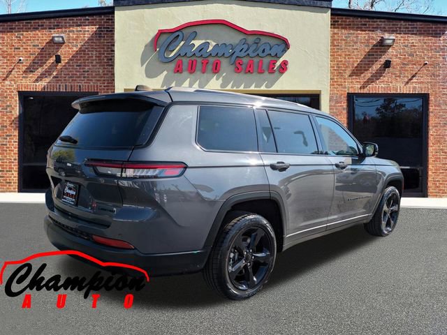 Used 2023 Jeep Grand Cherokee L Limited w/ Black Appearance Package image 4