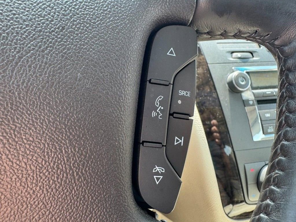 Used 2010 Cadillac DTS Luxury FWD image 19