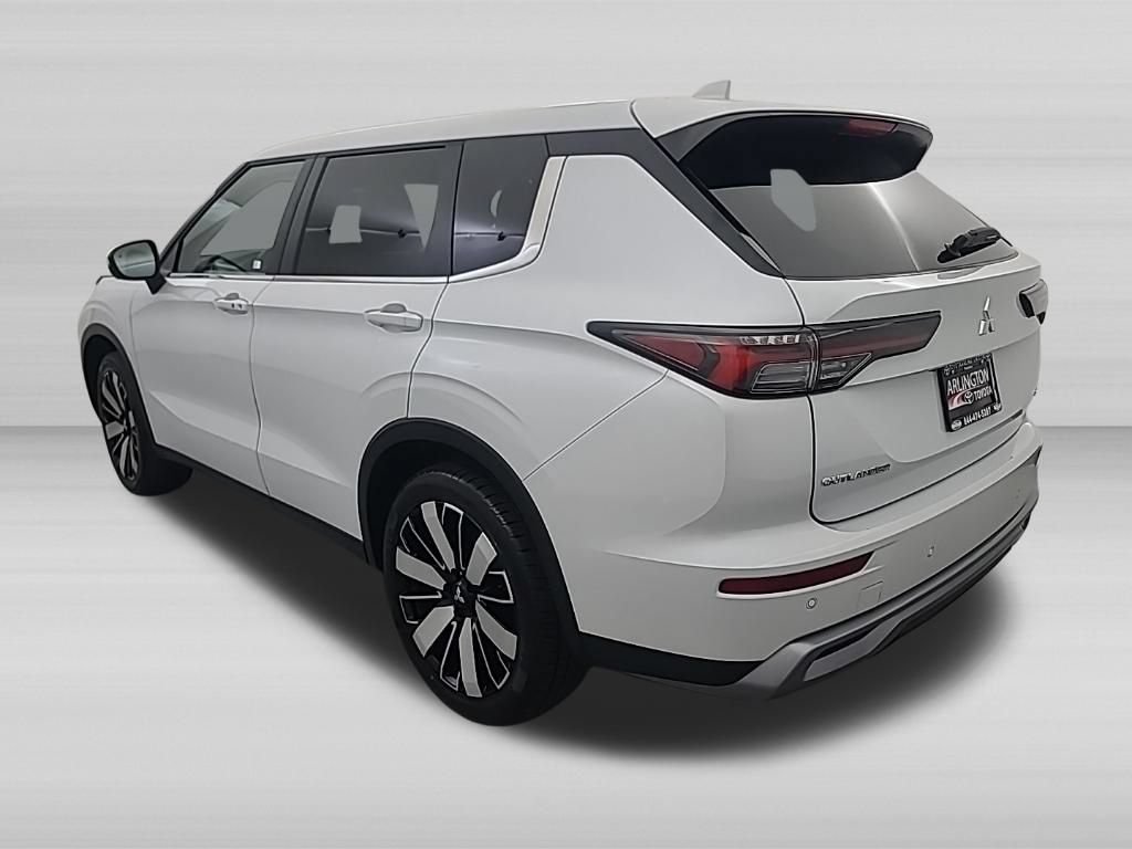 Used 2025 Mitsubishi Outlander SE AWD/4WD image 5