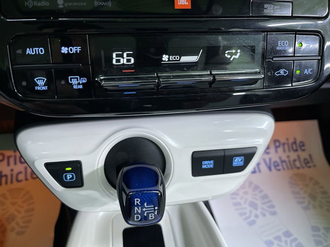 Used 2017 Toyota Prius Four image 24