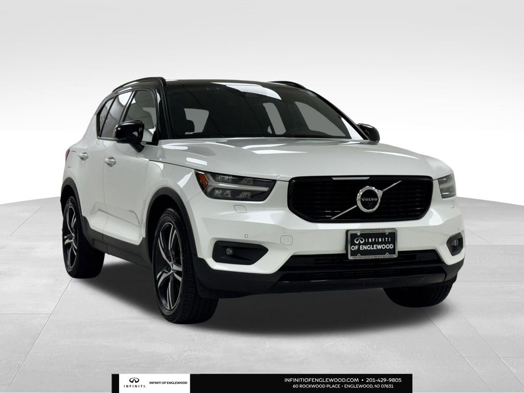Used 2021 Volvo XC40 T5 R-Design w/ Advanced Package