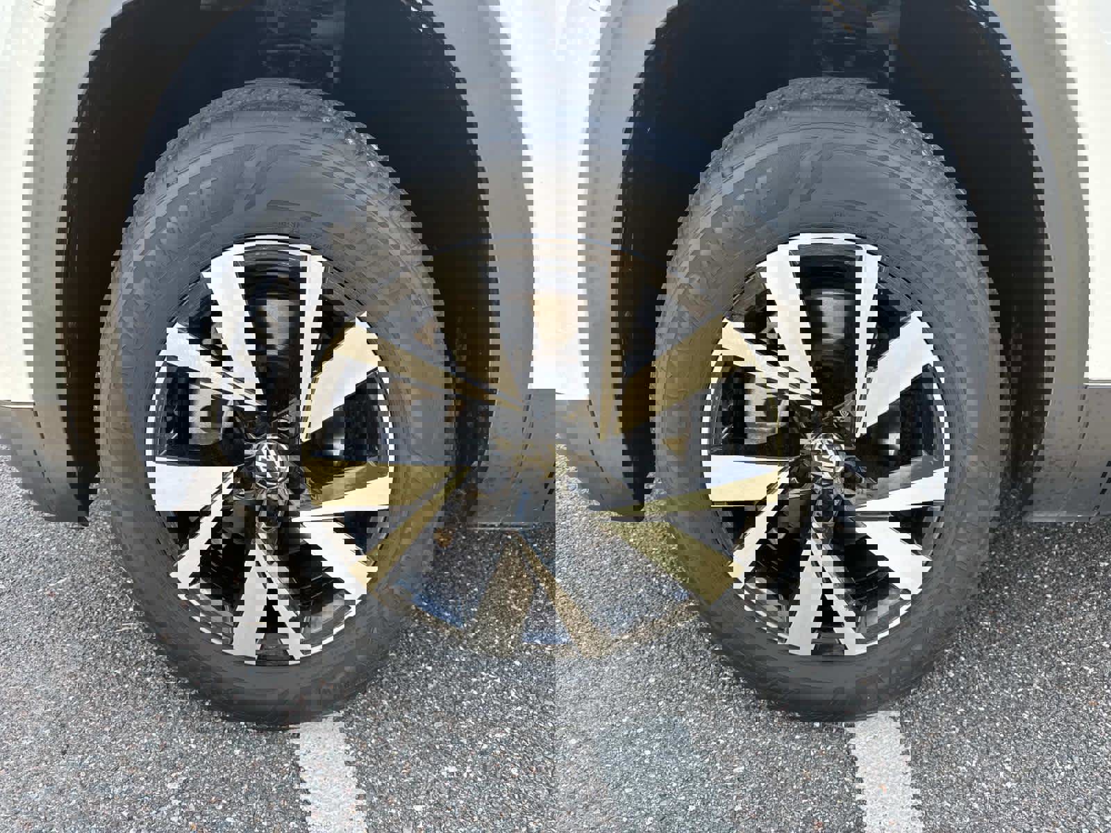 Used 2022 Volkswagen Atlas Cross Sport SE image 10