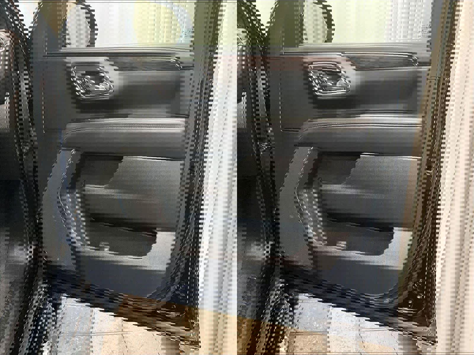 Used 2023 Chevrolet Tahoe LS image 12