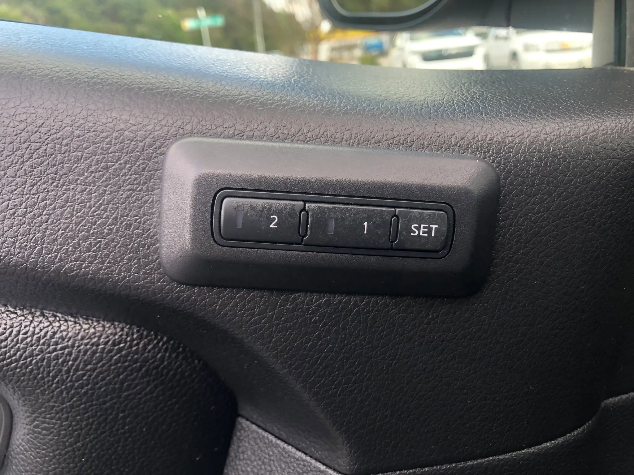Used 2020 Nissan Titan PRO-4X w/ Pro-4x Convenience Package image 22
