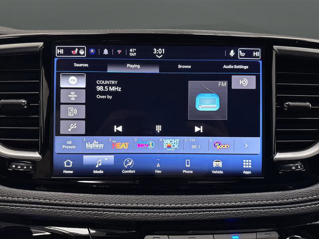 New 2026 Chrysler Pacifica Limited w/ Trailer Tow Group image 19