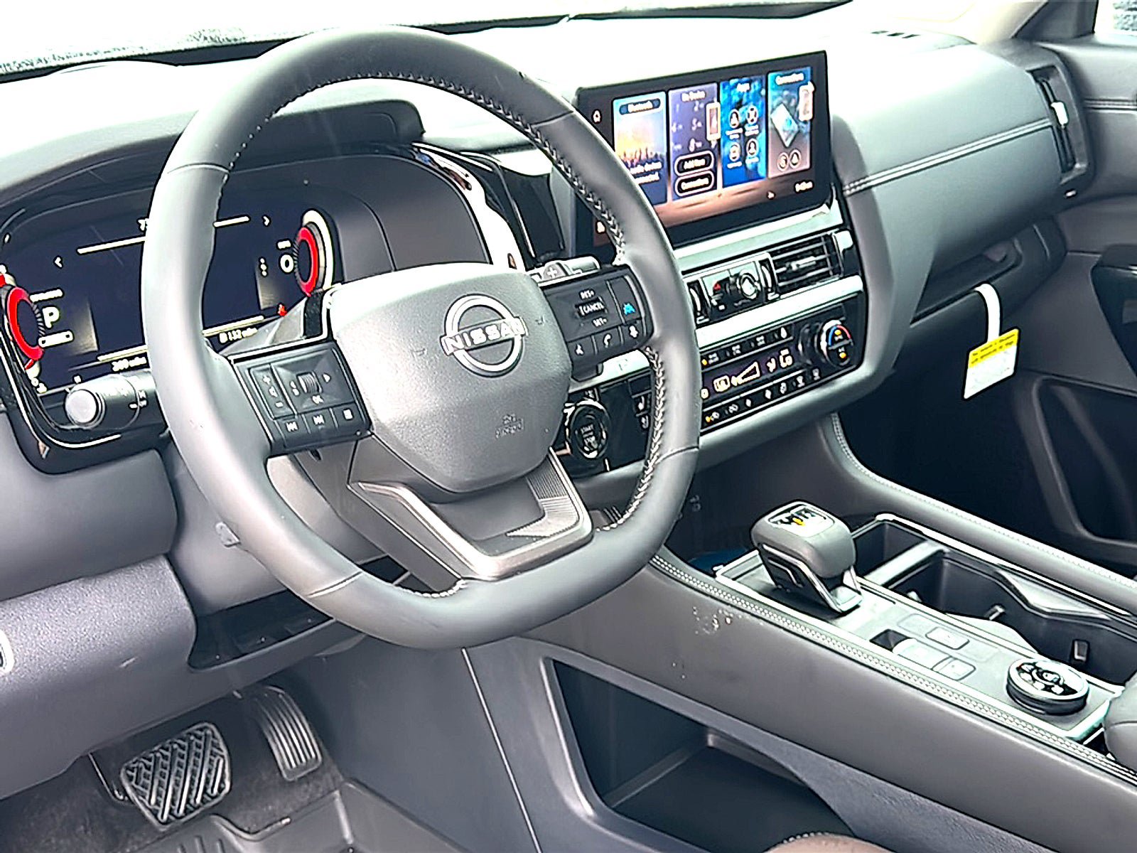 New 2026 Nissan Pathfinder Platinum AWD/4WD image 9