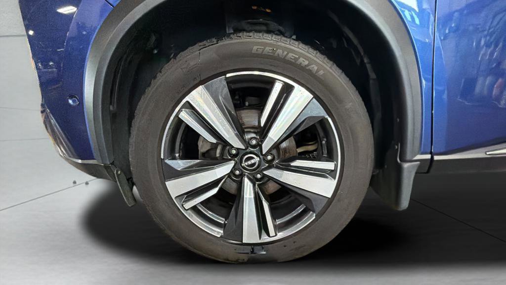 Used 2021 Nissan Rogue Platinum image 32