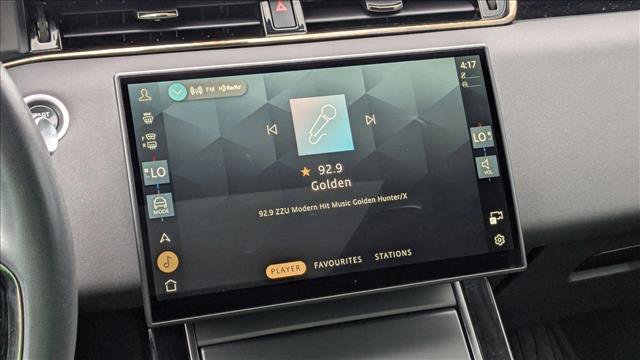 Used 2024 Land Rover Range Rover Evoque Dynamic SE image 19