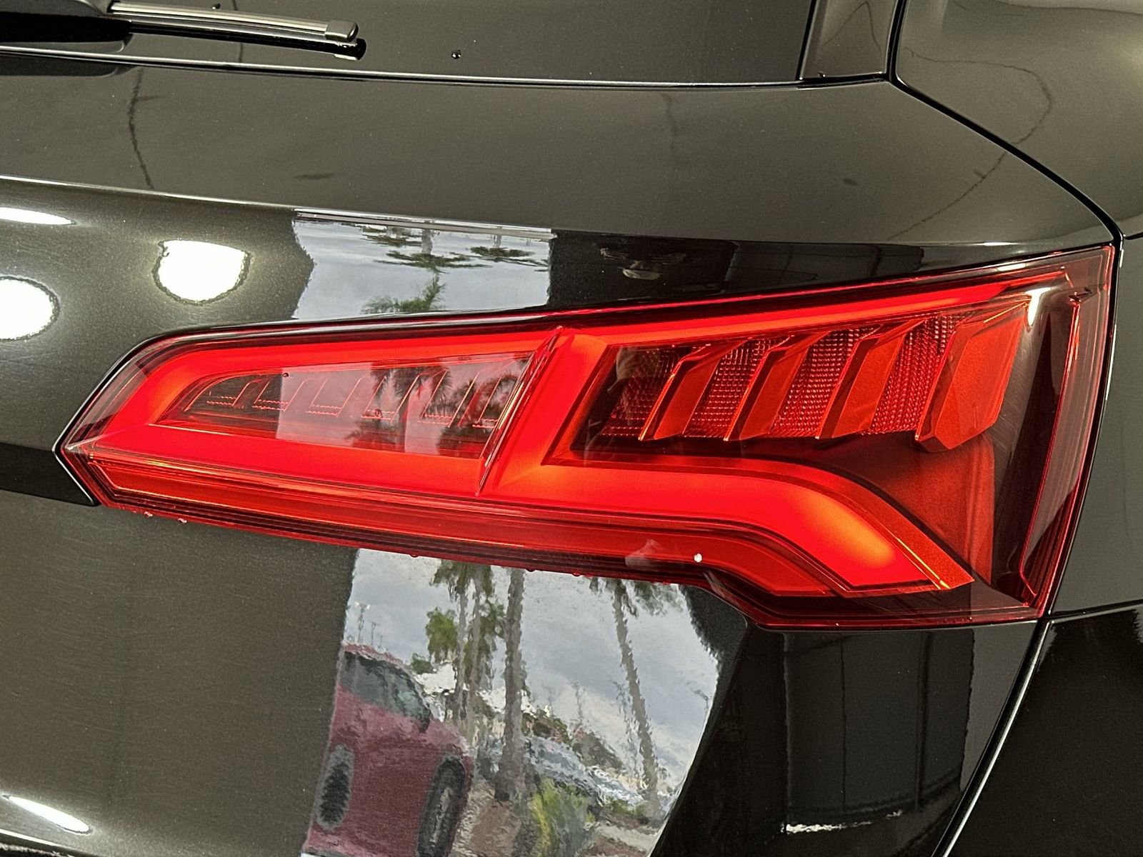 Used 2018 Audi SQ5 Prestige w/ Prestige Package image 30