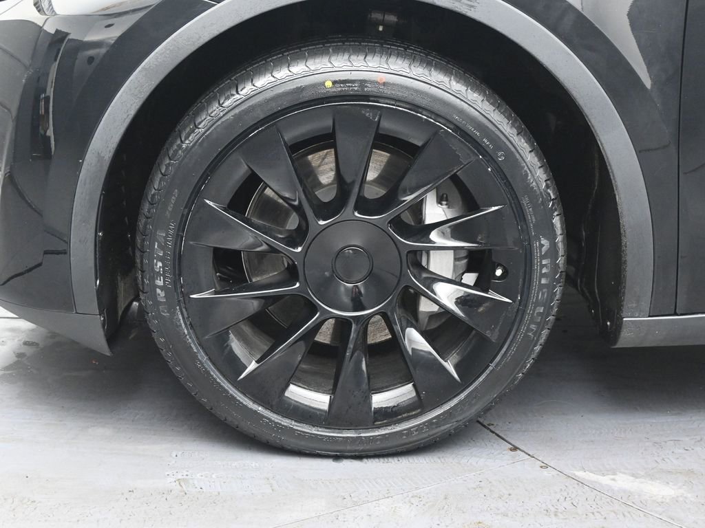 Used 2023 Tesla Model Y Long Range image 24