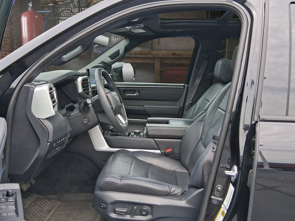 Used 2025 Toyota Sequoia Platinum AWD/4WD image 16