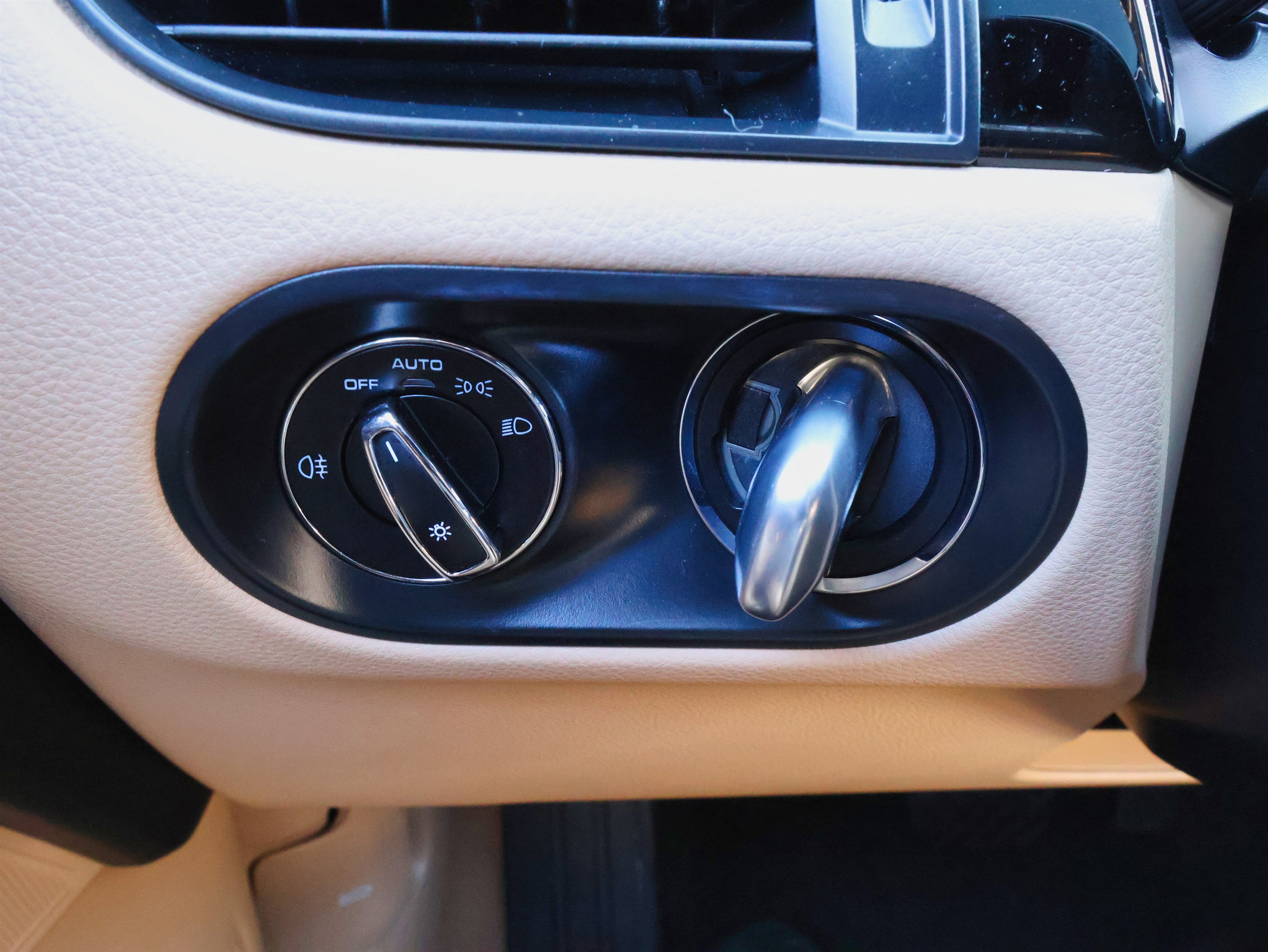 Used 2021 Porsche Macan S image 41