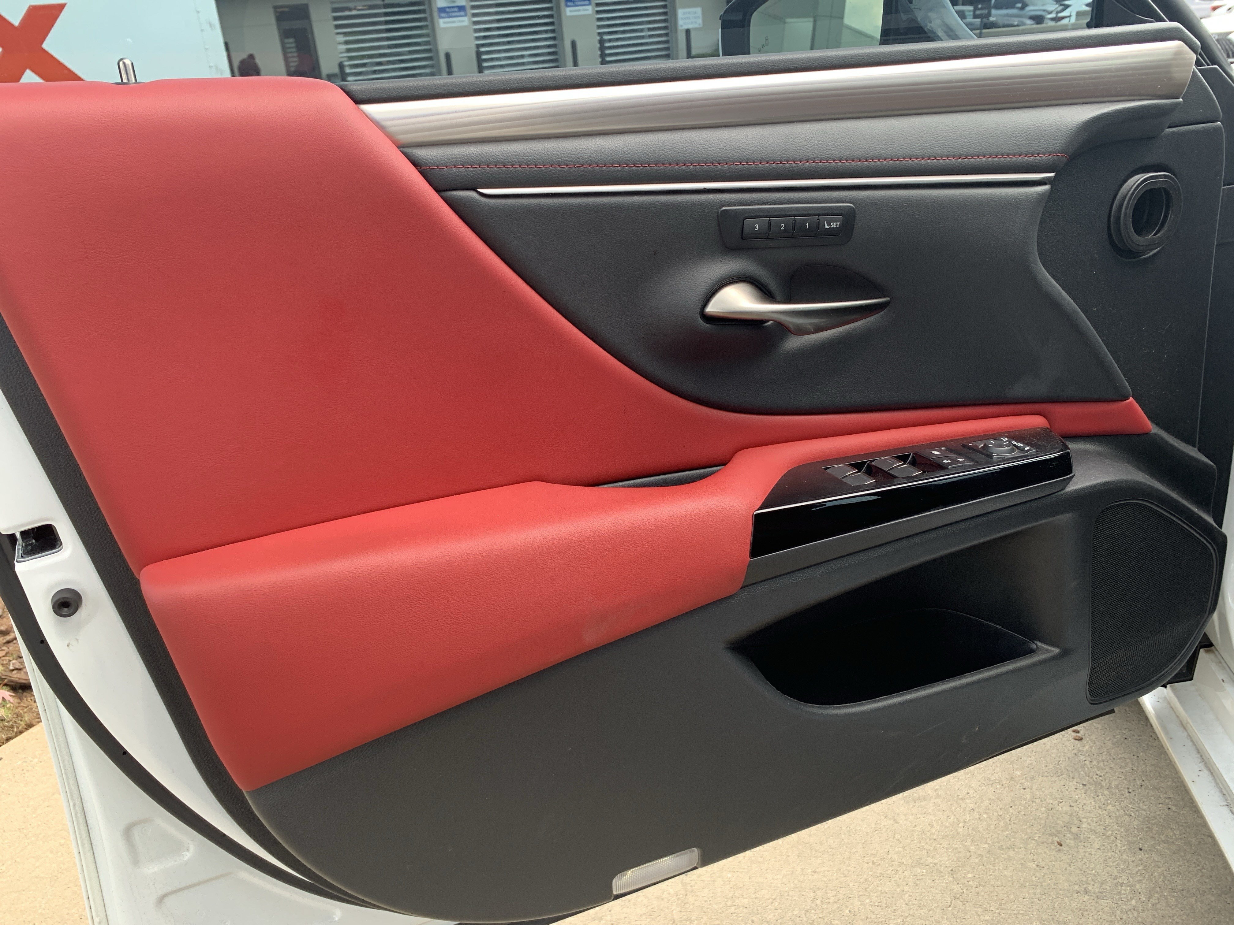 Used 2024 Lexus ES 350 F Sport w/ Accessory Package (Z2) FWD image 14