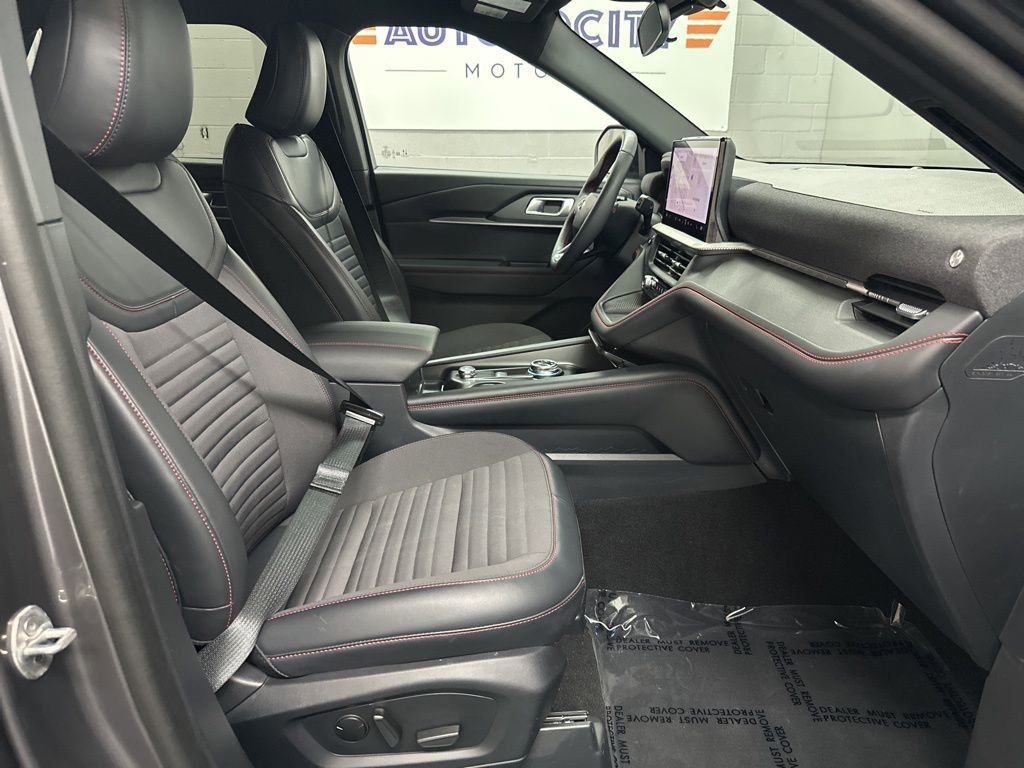 Used 2025 Ford Explorer ST-Line AWD/4WD image 22