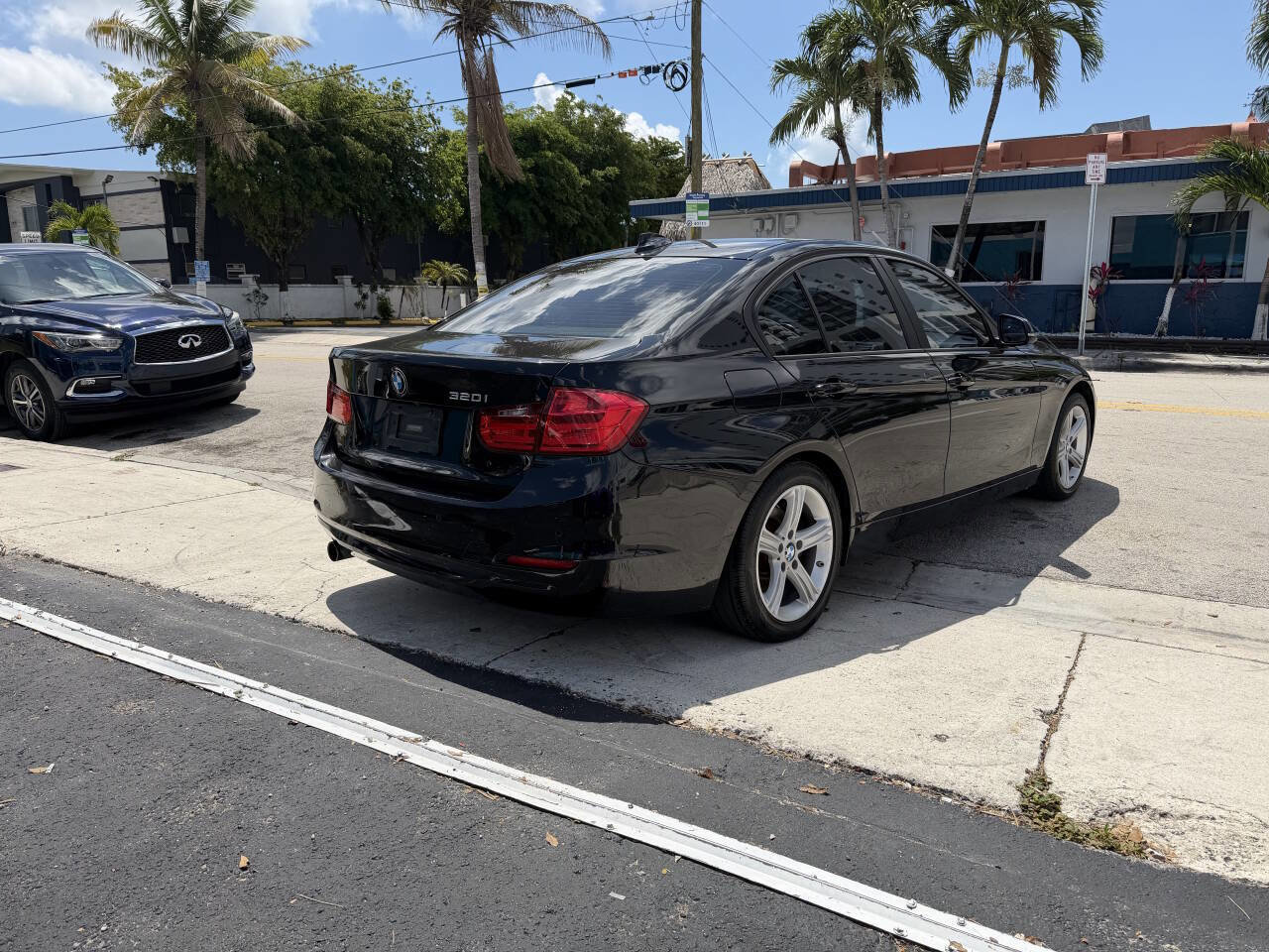 Used 2015 BMW 320i Sedan RWD image 5