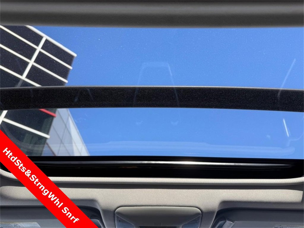 Used 2022 Toyota RAV4 XLE w/ Convenience Package image 15