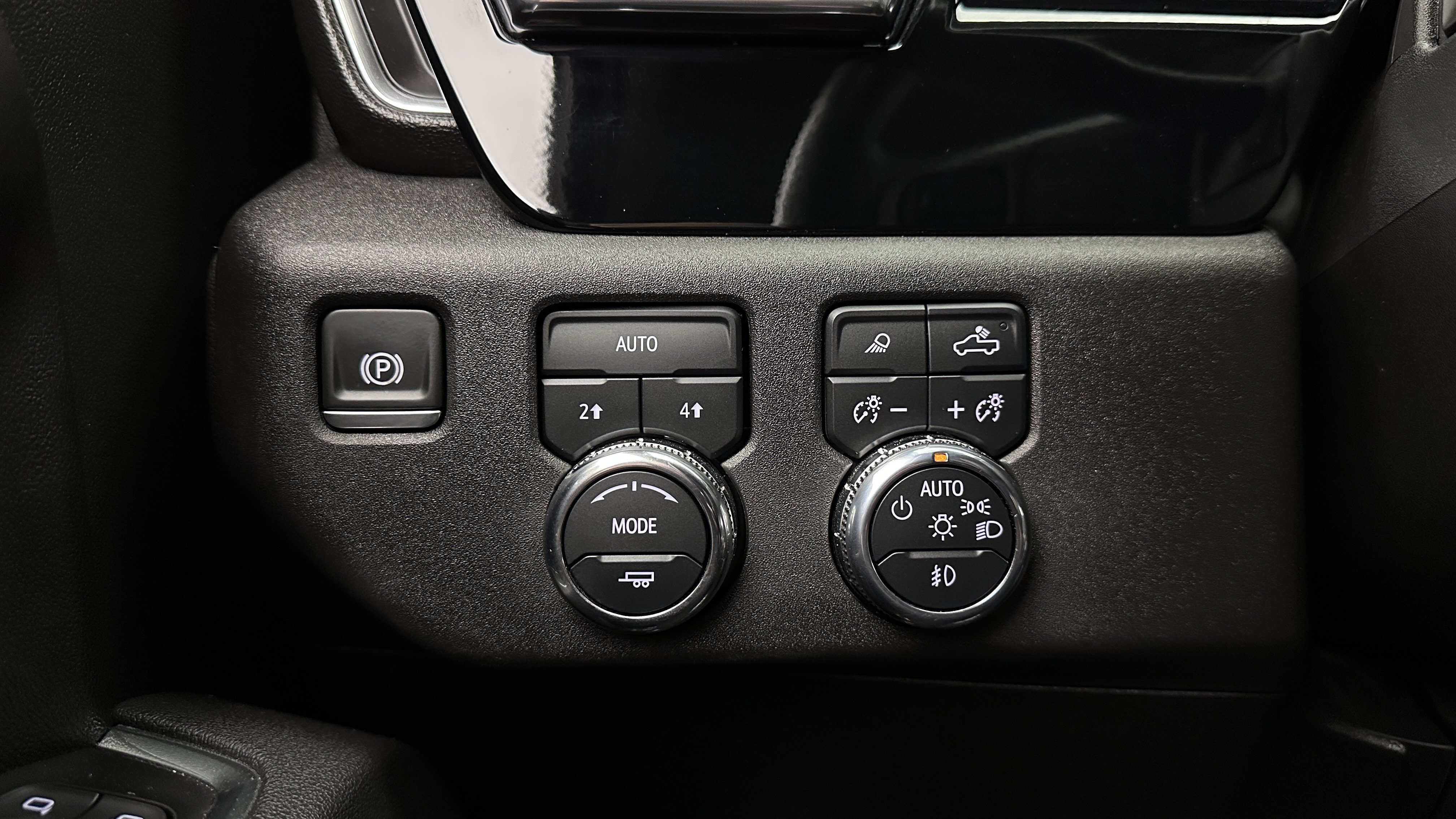 Used 2025 GMC Sierra 1500 SLT AWD/4WD image 16
