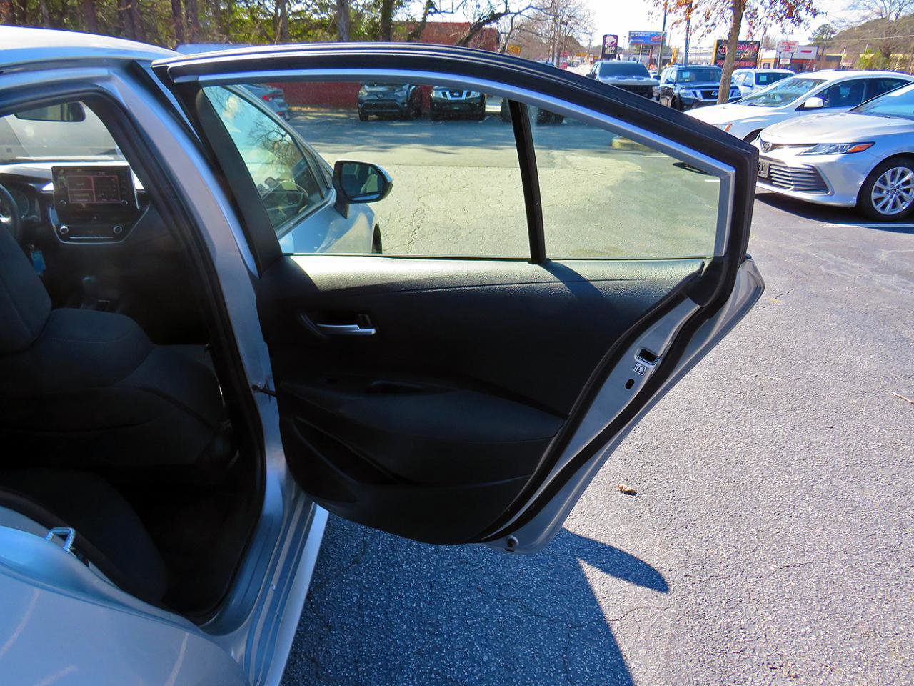 Used 2020 Toyota Corolla LE FWD image 17