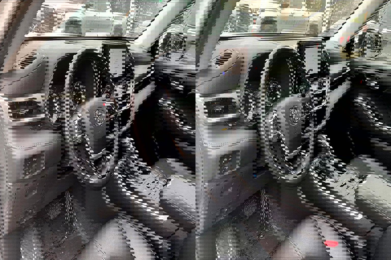 Used 2023 Toyota Highlander XLE image 13