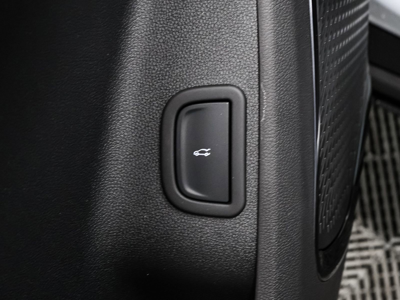 New 2026 GMC Acadia AT4 w/ LPO, Floor Liner Package image 21