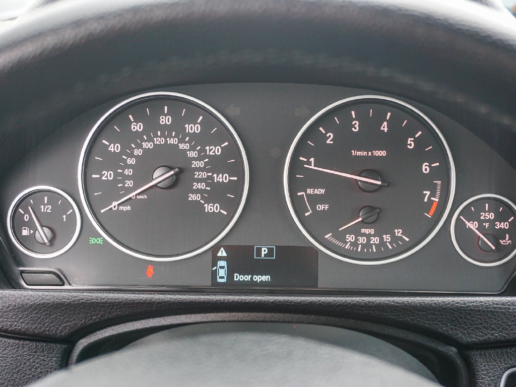 Used 2016 BMW 320i Sedan RWD image 22