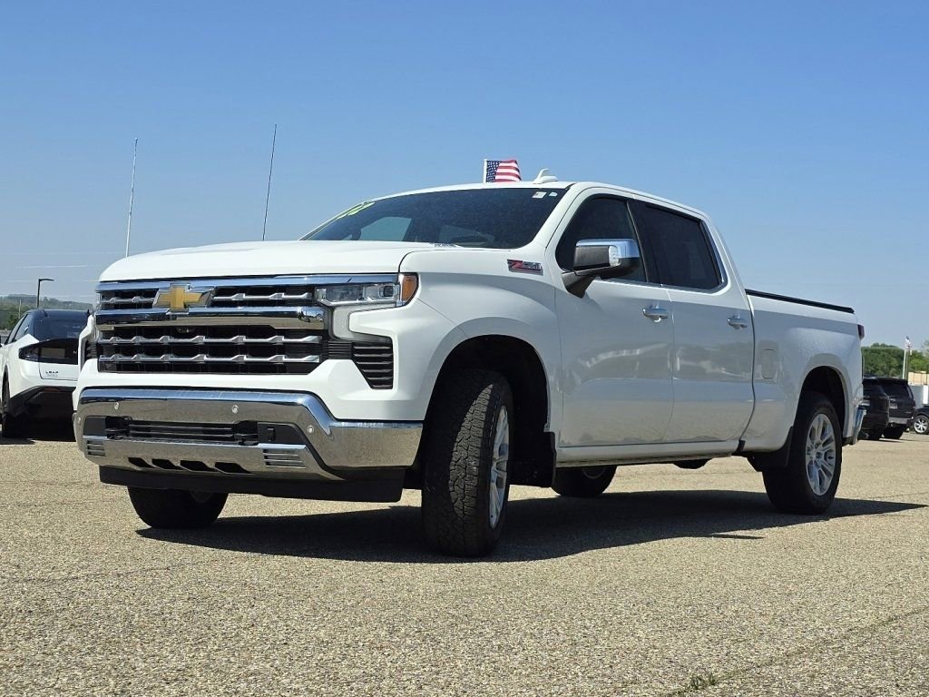 Used 2022 Chevrolet Silverado 1500 LTZ w/ Technology Package AWD/4WD image 15