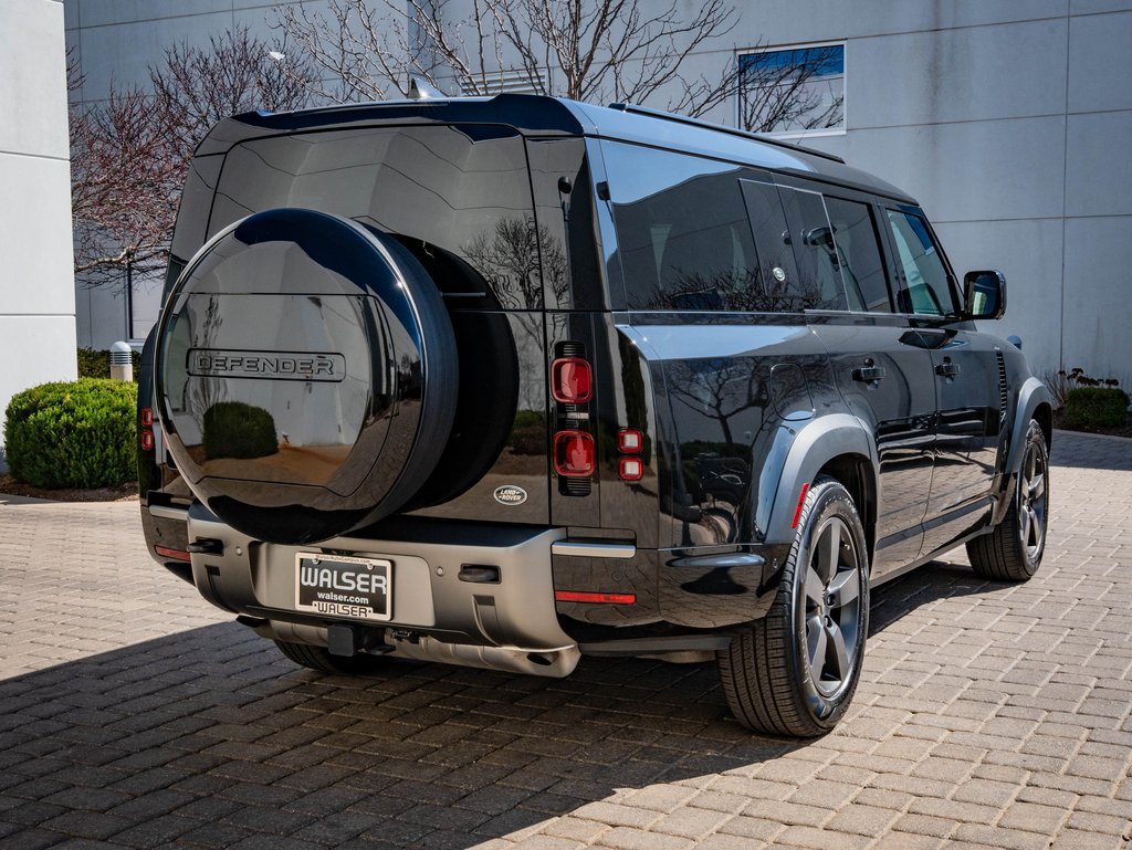 Used 2023 Land Rover Defender 130 X-Dynamic SE AWD/4WD image 10