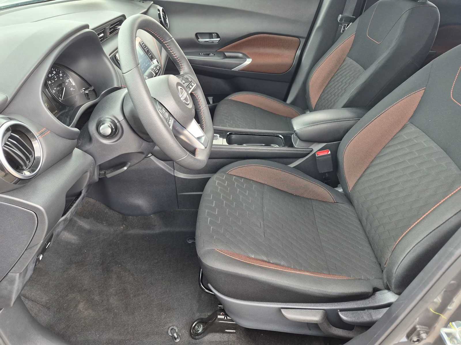 Used 2024 Nissan Kicks SR FWD image 10