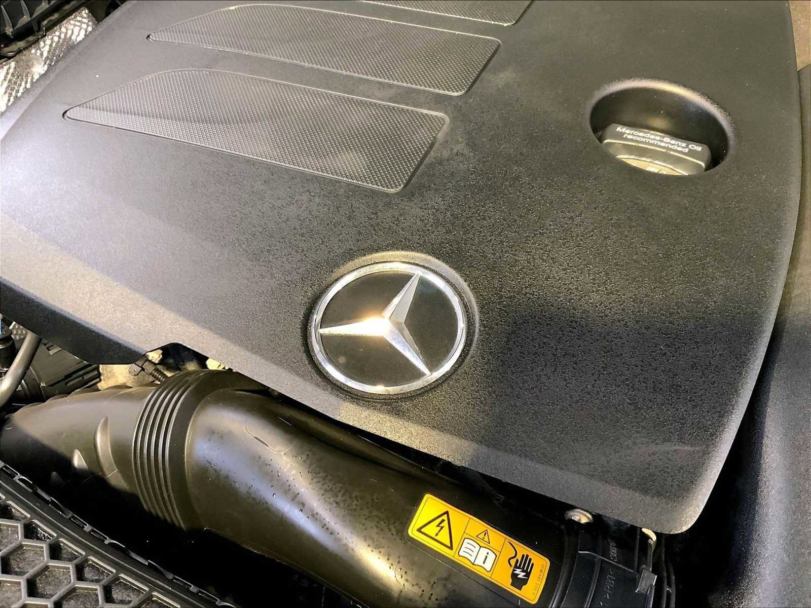 Used 2019 Mercedes-Benz C 300 4MATIC Sedan image 33