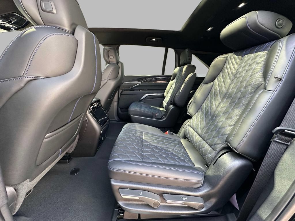 New 2025 Cadillac Escalade IQ Luxury 1 AWD/4WD image 13