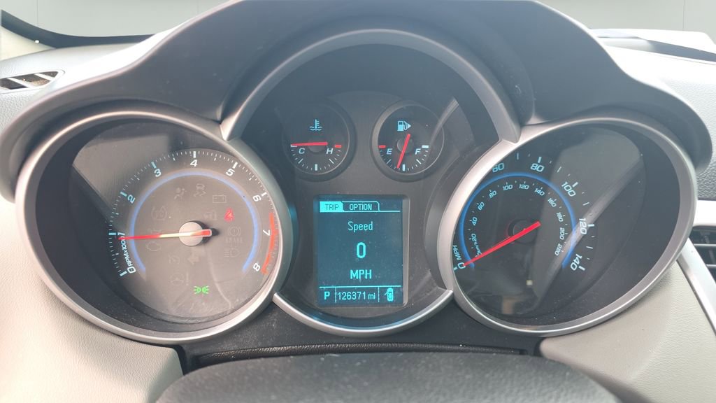 Used 2014 Chevrolet Cruze LS image 11