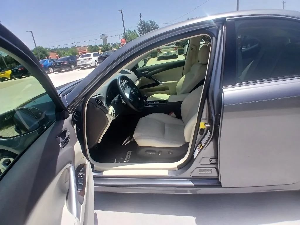 Used 2012 Lexus IS 250 w/ Premium Pkg Value Edition RWD image 13