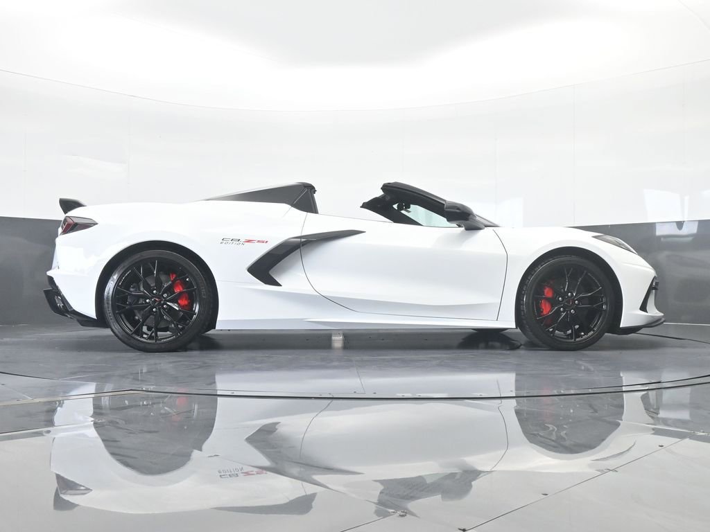 Used 2024 Chevrolet Corvette Stingray Convertible w/ Z51 Performance Package image 57