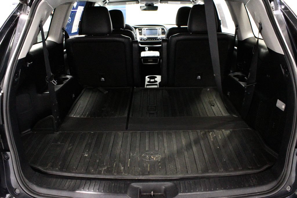 Used 2018 Toyota Highlander SE AWD/4WD image 15