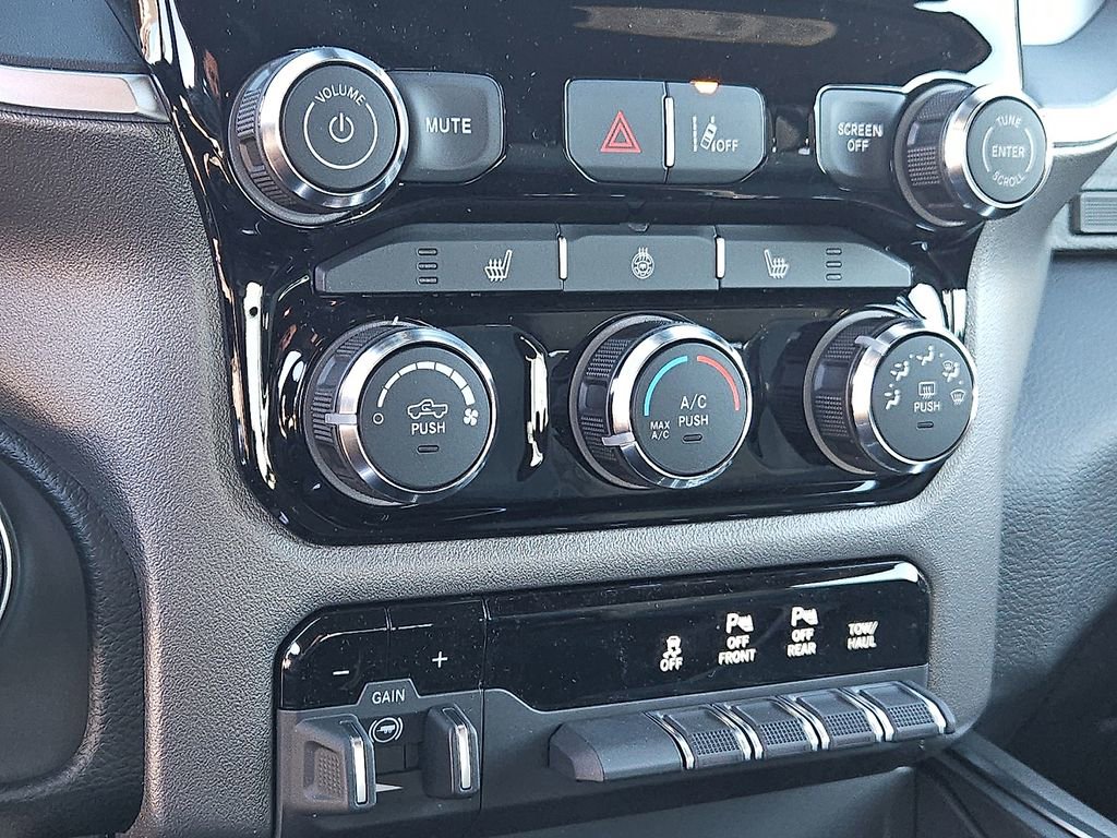 New 2026 RAM 1500 Big Horn AWD/4WD image 17