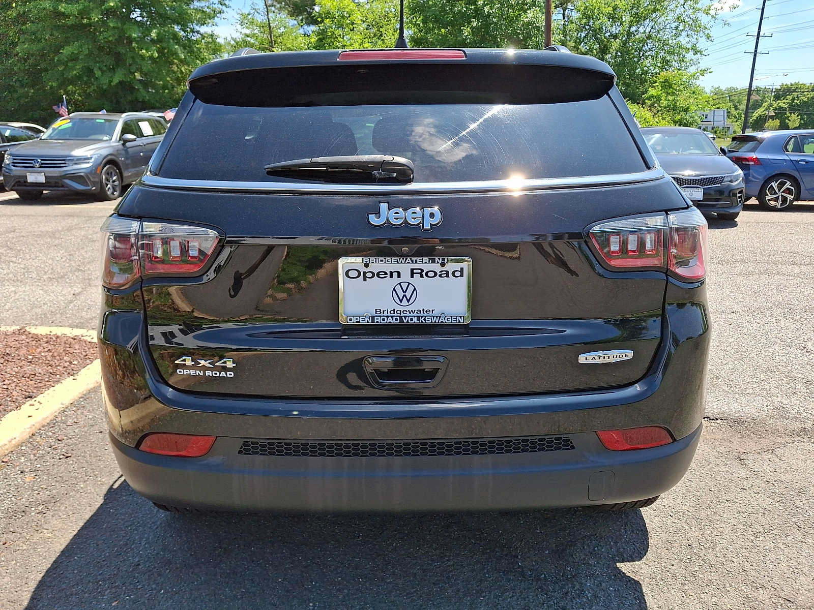 Used 2020 Jeep Compass Latitude w/ Popular Equipment Group AWD/4WD image 5