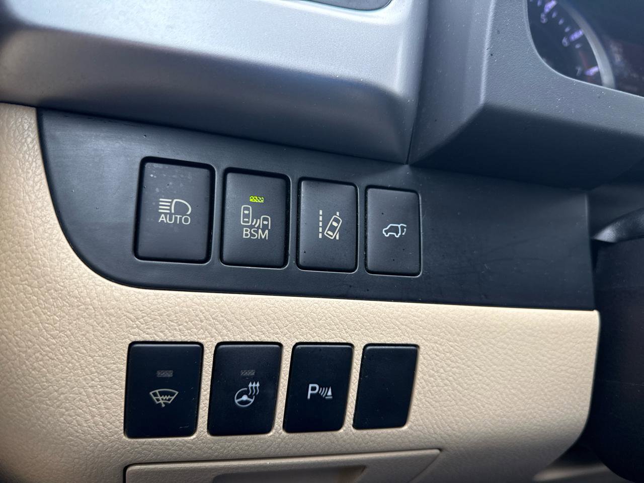 Used 2014 Toyota Highlander Limited Platinum AWD/4WD image 28
