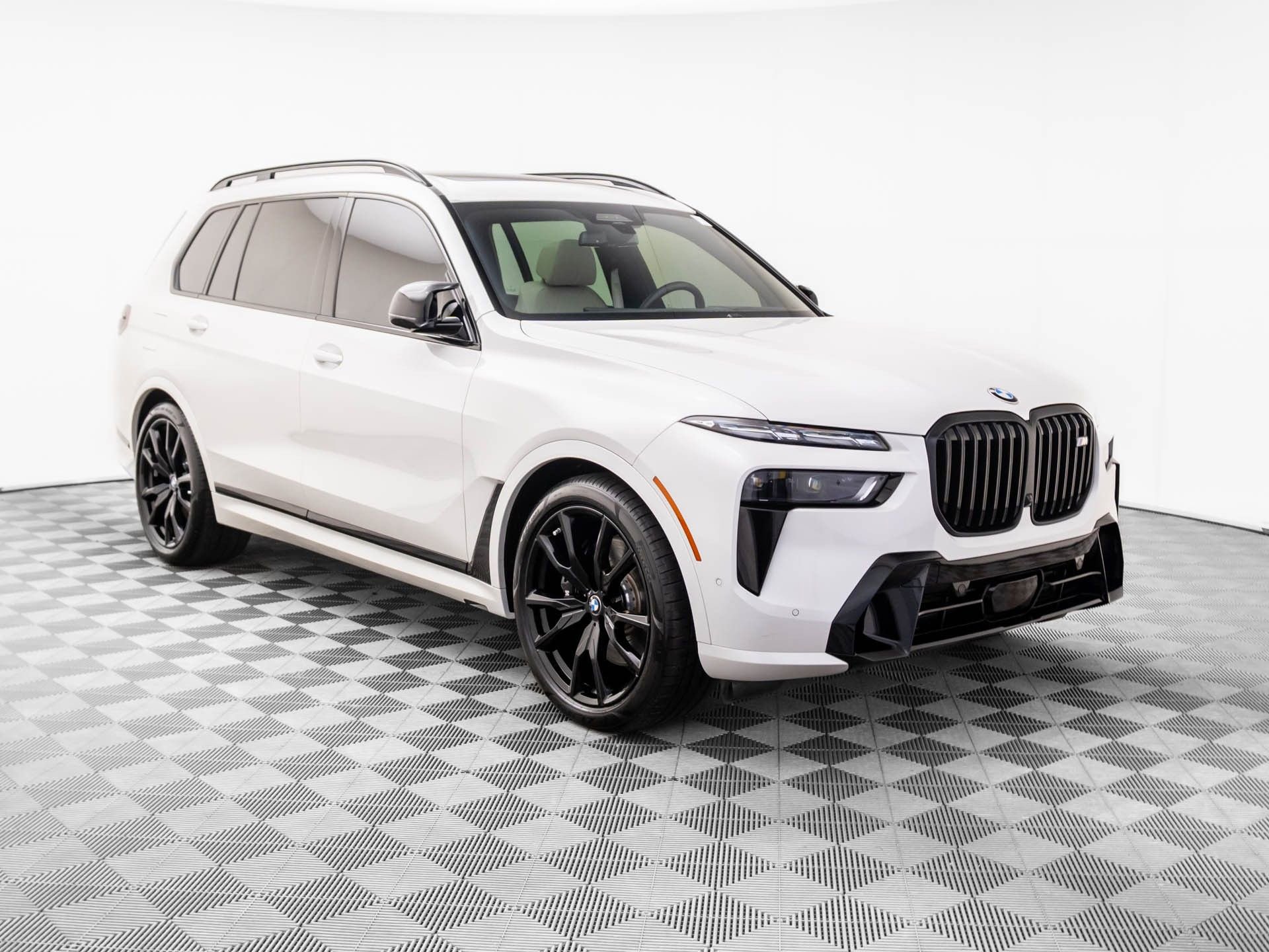 Certified 2025 BMW X7 M60i image 8