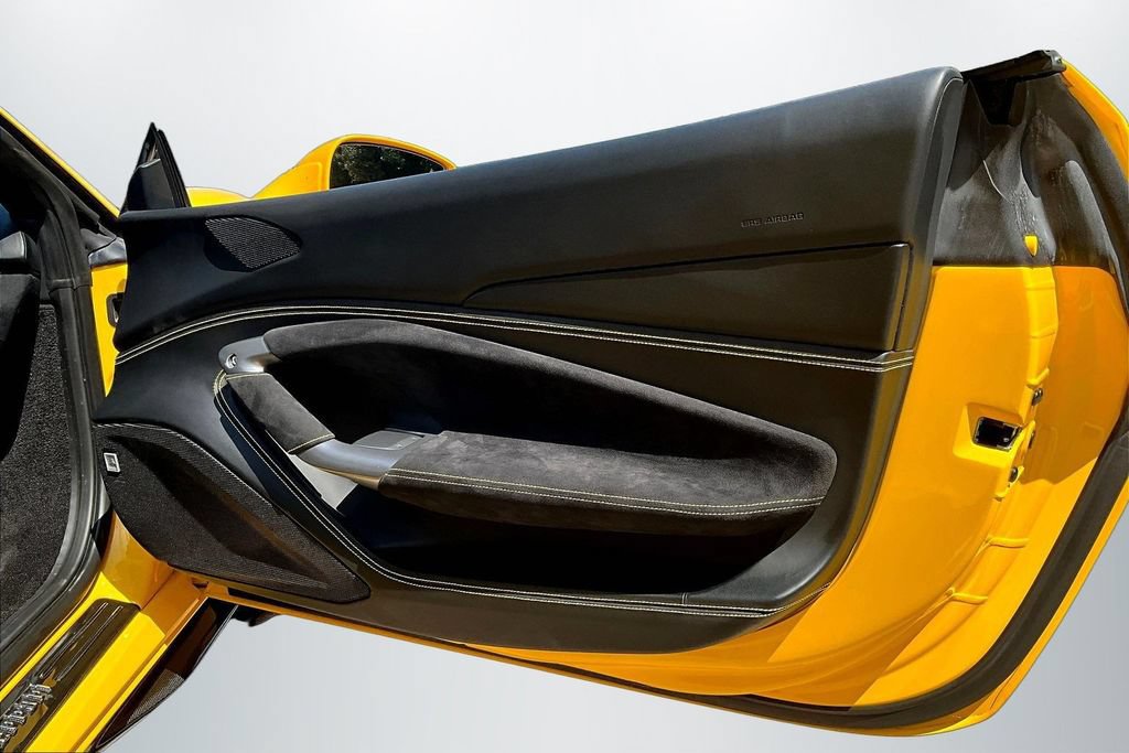 Used 2022 Ferrari F8 Tributo RWD image 22