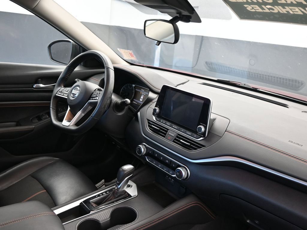Used 2020 Nissan Altima 2.0 SR image 12