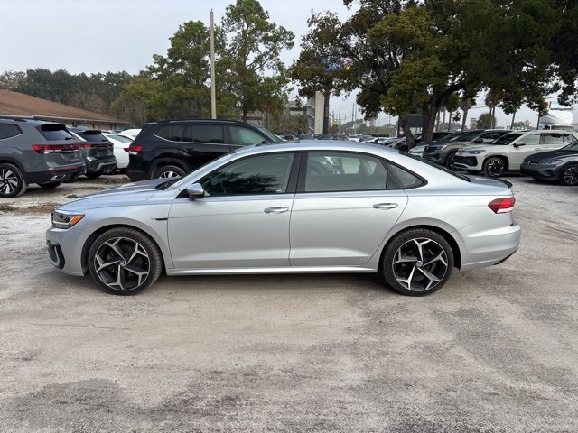 Used 2020 Volkswagen Passat 2.0T R-Line image 16
