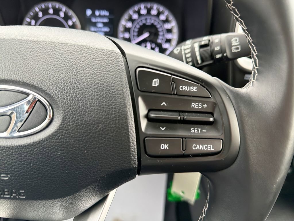 Certified 2022 Hyundai Venue SEL image 20