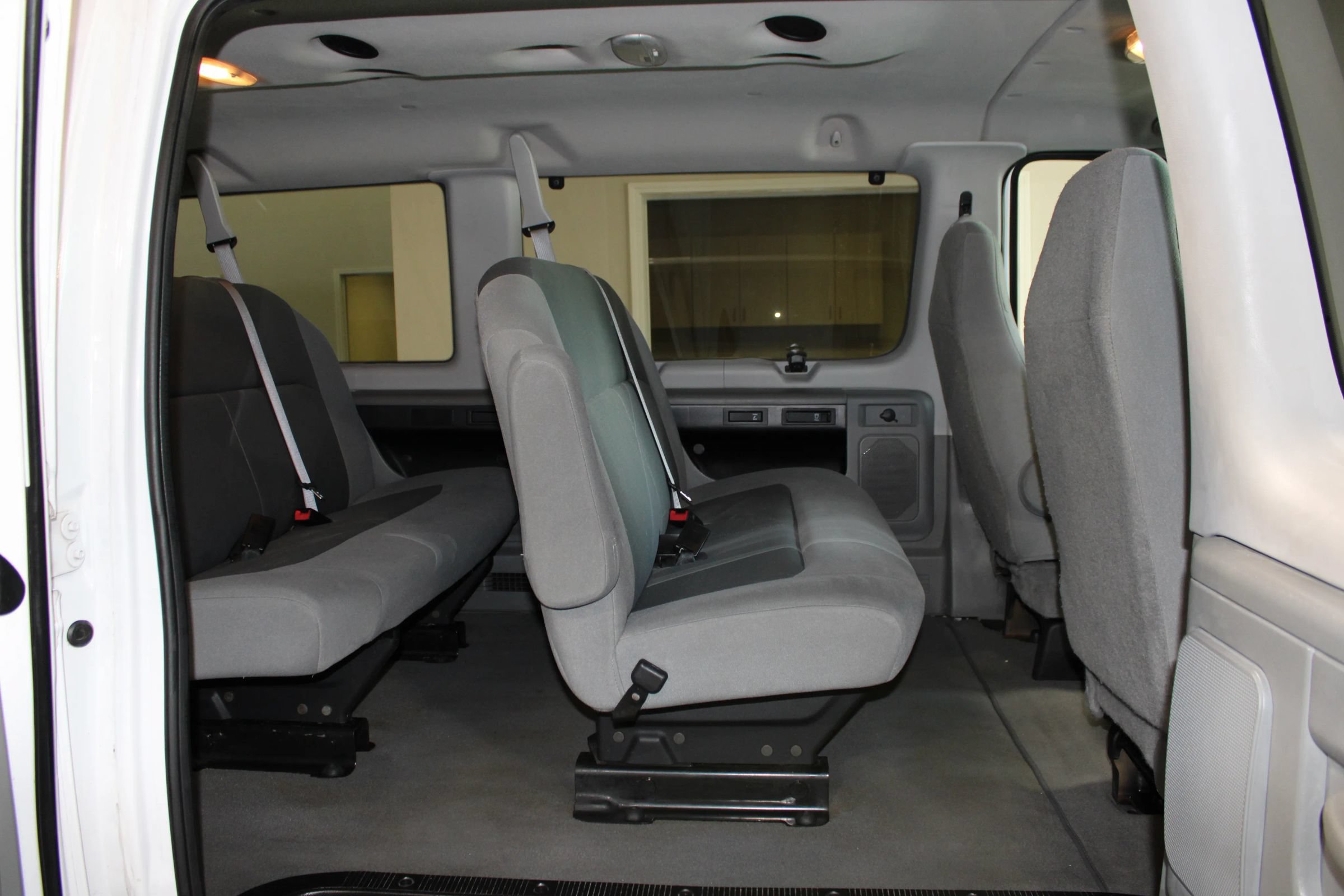 Used 2008 Ford E-350 and Econoline 350 XL RWD image 24
