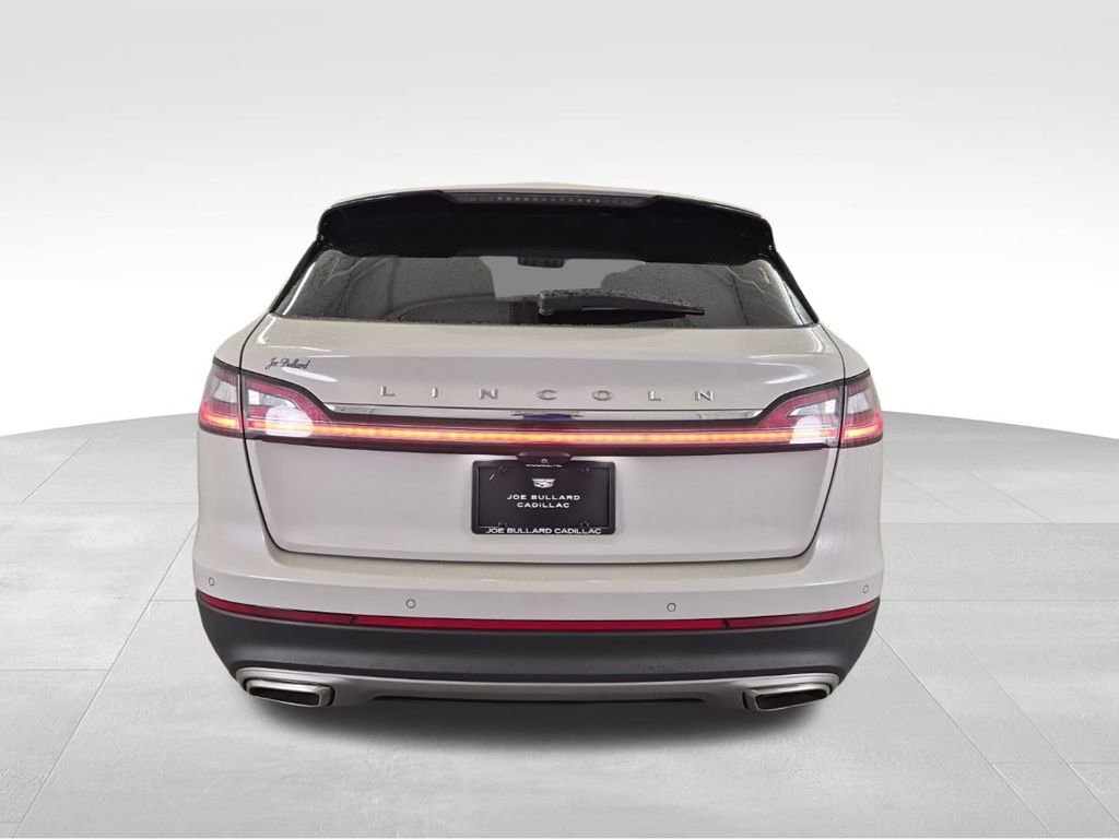 Used 2022 Lincoln Nautilus Reserve w/ Equipment Group 201A image 6