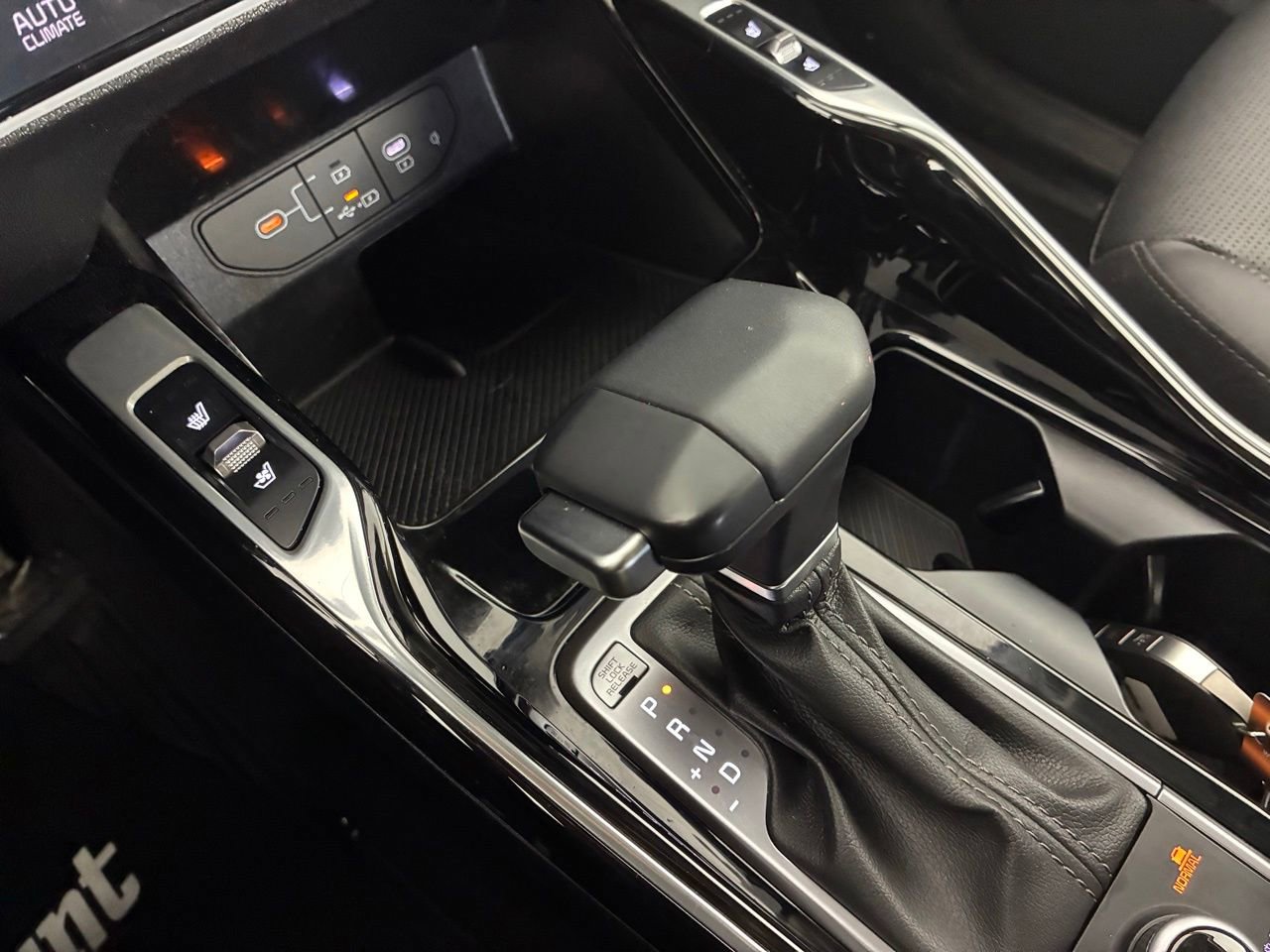 Used 2025 Kia Sorento SX image 20