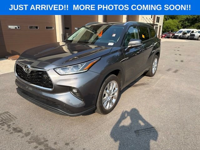 Used 2025 Toyota Highlander Limited